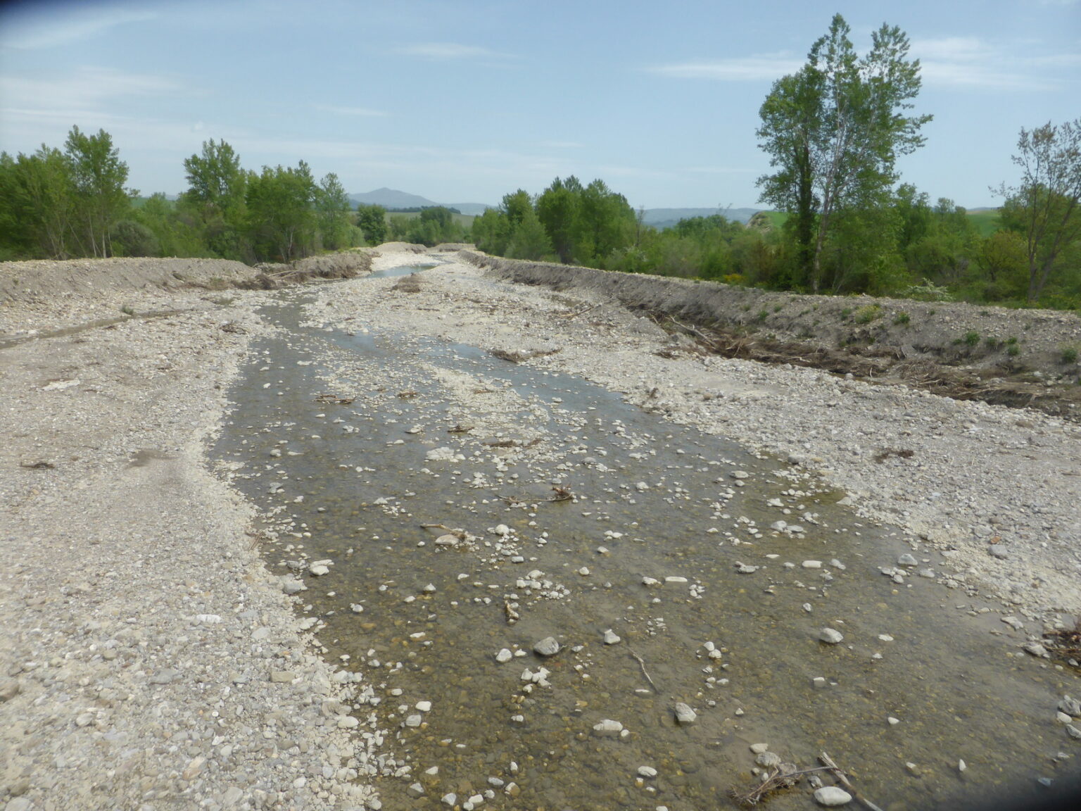 We steken de rivier Paglia over