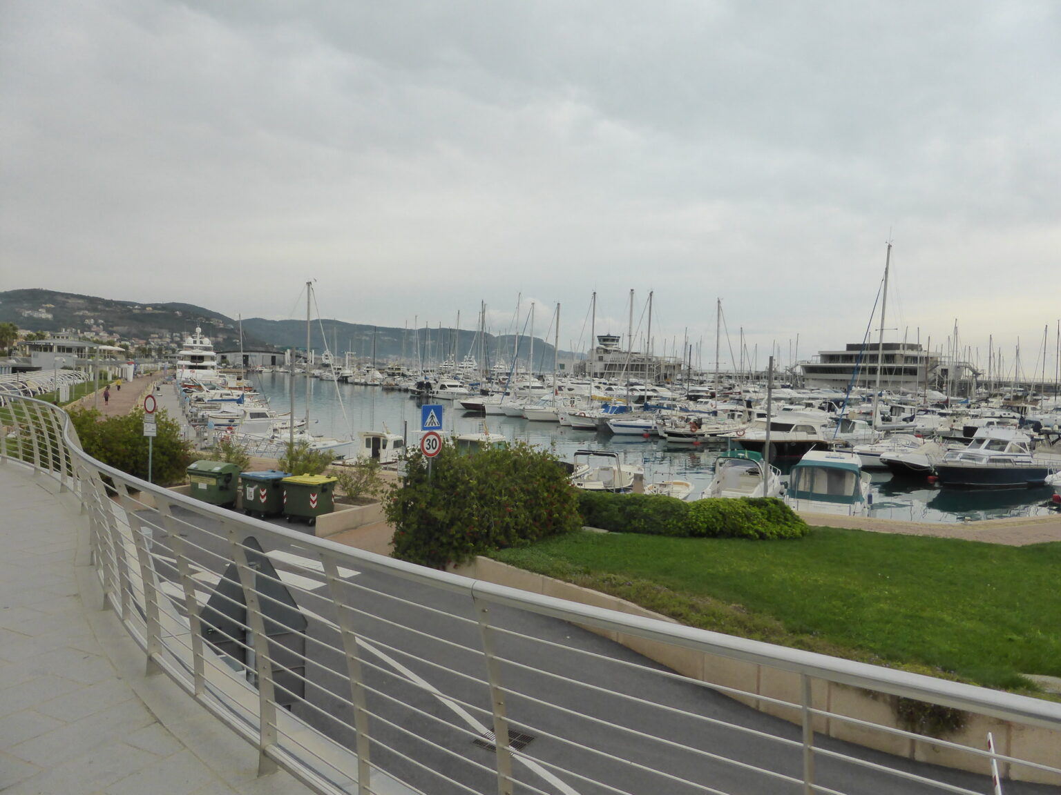 Dit is de haven van Loano.